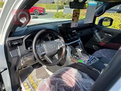 تۆیۆتا لاند کروزەر